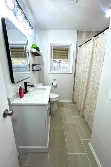 Spacious Lawton Escape With Game Room Near Fort Sill Sleeps 6 Ngoại thất bức ảnh